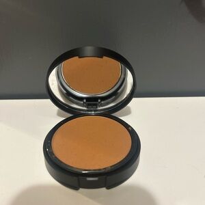 ⭐️ bareMinerals BAREPRO 16HR Powder Foundation in Medium Deep 45 Neutral